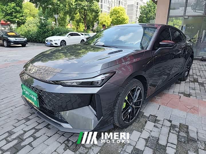 Changan UNI-V iDD 136km Version - автомобиль из Китая