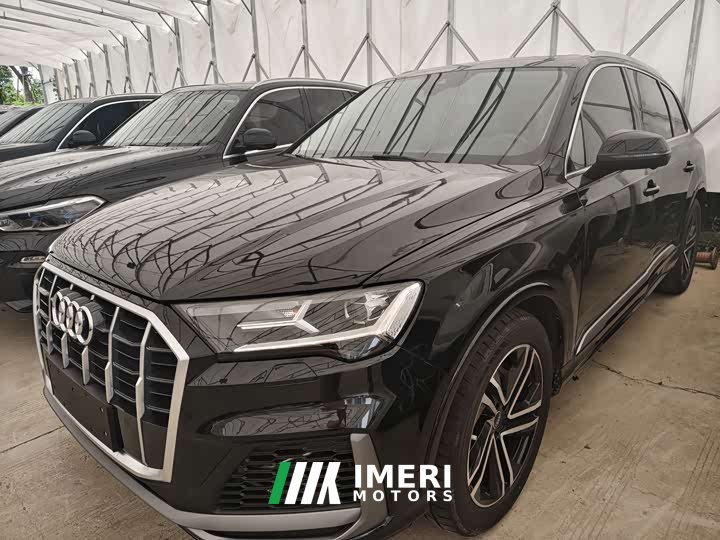 Audi Q7 45 TFSI quattro S line luxury - автомобиль из Китая