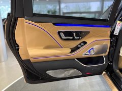 Maybach S-Class 2022 S 680 4MATIC Virgil Abloh Limited Edition - фото 16