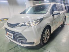 Toyota SIENNA 2.5LPHEV Premium Edition - фото 1