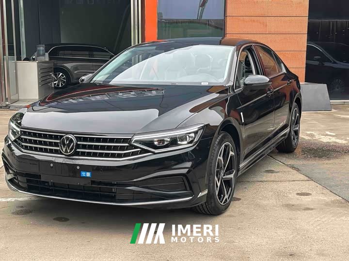 Volkswagen 3000 380TSI DSGLuxury Version