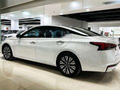 Nissan 2.0L XL-TLS Edition - фото 4
