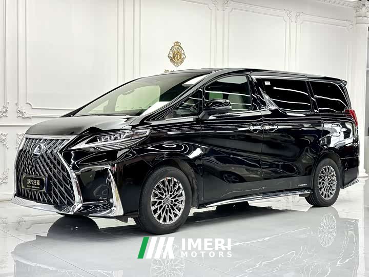 Lexus LM 300h Edition