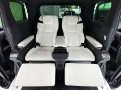 Lexus LM 300h Edition - фото 11