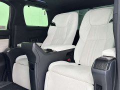Lexus LM 300h Edition - фото 9