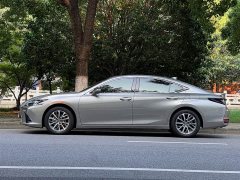 Lexus ES 300h Edition - фото 5