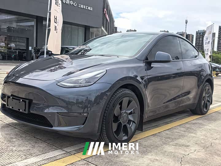 Tesla Model Y Long Range Edition - автомобиль из Китая