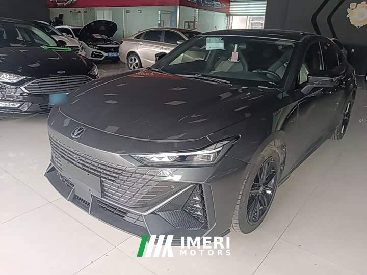Changan UNI-V 1.5T Deluxe Version - автомобиль из Китая
