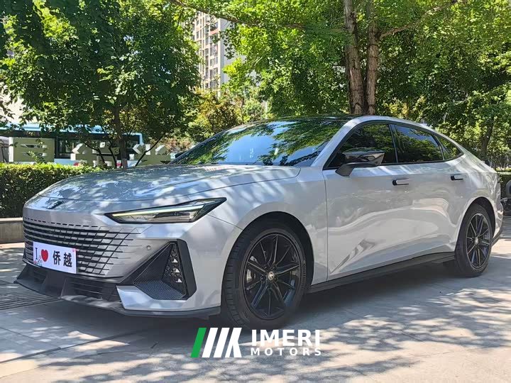 Changan UNI-V 1.5T Premium Version - автомобиль из Китая