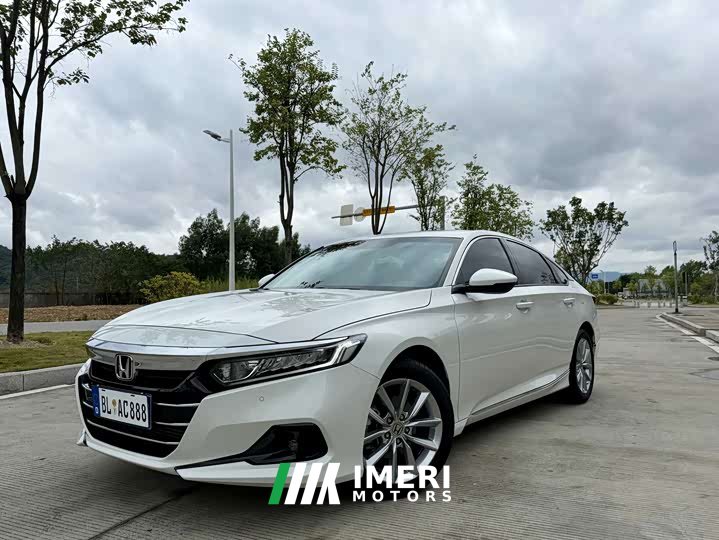 260TURBO Luxury Edition - автомобиль из Китая