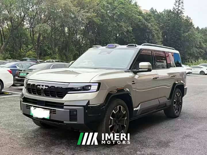 8 Flagship Edition 7 - автомобиль из Китая