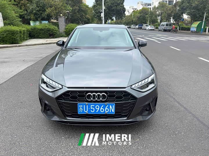 Audi A4L 40 TFSI Luxury Dynamic - автомобиль из Китая