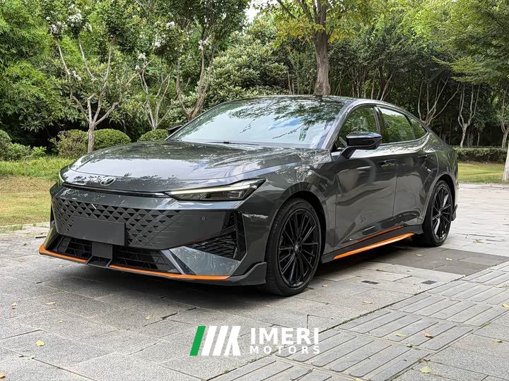 Changan UNI-V 1.5T Premium Version - автомобиль из Китая