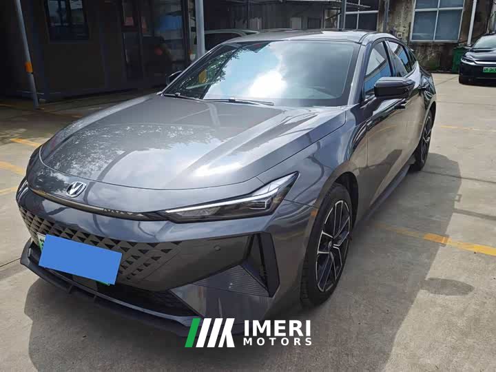 Changan UNI-V iDD 136km Version - автомобиль из Китая