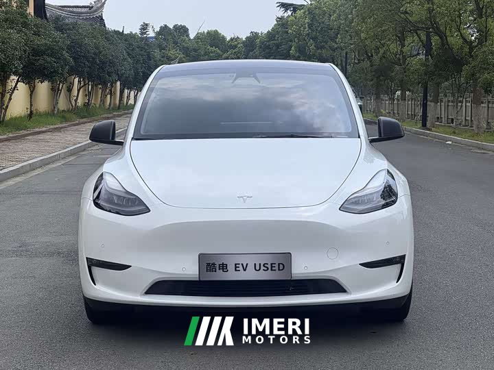 Tesla Model Y Long Range Edition - автомобиль из Китая
