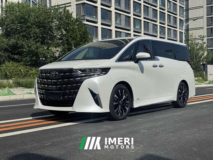 Toyota 2.5L Edition - автомобиль из Китая