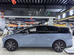 Li Auto i8 Edition - фото 3