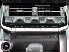 Toyota Land Cruiser (Import) LC300 2022 3.5T GR Sport 70th Anniversary Edition - фото 10
