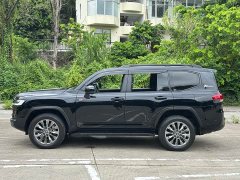 Toyota Land Cruiser (Import) LC300 2022 3.5T GR Sport 70th Anniversary Edition - фото 17