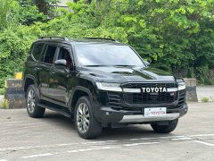 Toyota Land Cruiser (Import) LC300 2022 3.5T GR Sport 70th Anniversary Edition - фото 3