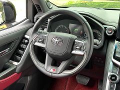 Toyota Land Cruiser (Import) LC300 2022 3.5T GR Sport 70th Anniversary Edition - фото 8