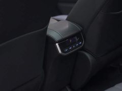Toyota 2.5L HEVAWDPremium Edition - фото 19