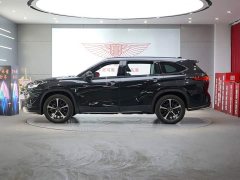 Toyota 2.5L HEVAWDPremium Edition - фото 2