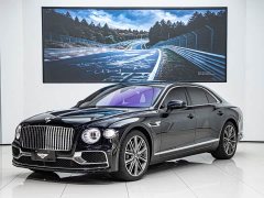 M8 4.0T V8 Edition - фото 1