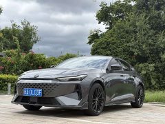 Changan UNI-V 1.5T Premium Version - фото 1