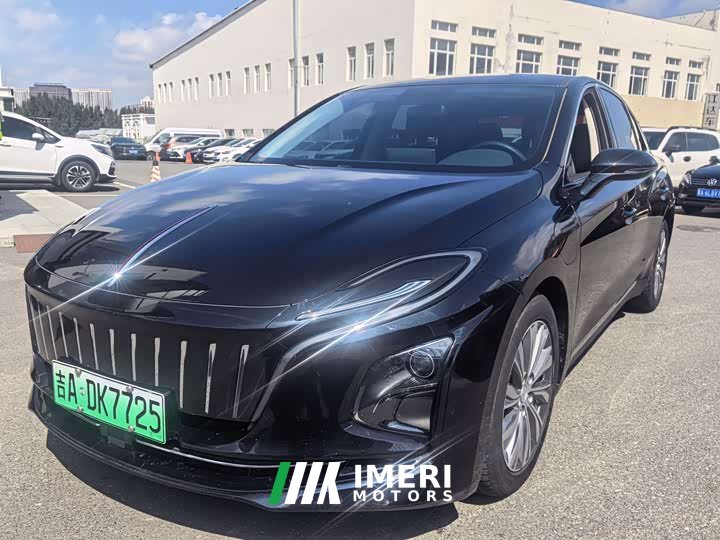 Hongqi E-QM5 620km PLUS - автомобиль из Китая
