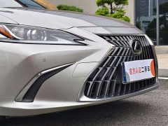 Lexus ES 200 Excellence Edition - фото 10