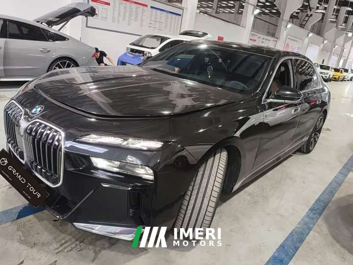 BMW 7 740Li Deluxe Version M - автомобиль из Китая