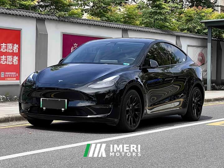 Tesla Model Y Standard Range Edition - автомобиль из Китая