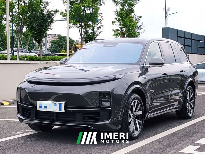 Li Auto Ideal L8 Air - автомобиль из Китая