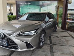 Lexus ES 300h Edition - фото 1