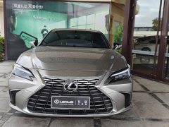 Lexus ES 300h Edition - фото 2