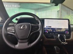 Lexus ES 300h Edition - фото 3