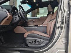 Lexus ES 300h Edition - фото 6