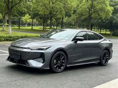 Changan UNI-V 1.5T Deluxe Version - фото 1