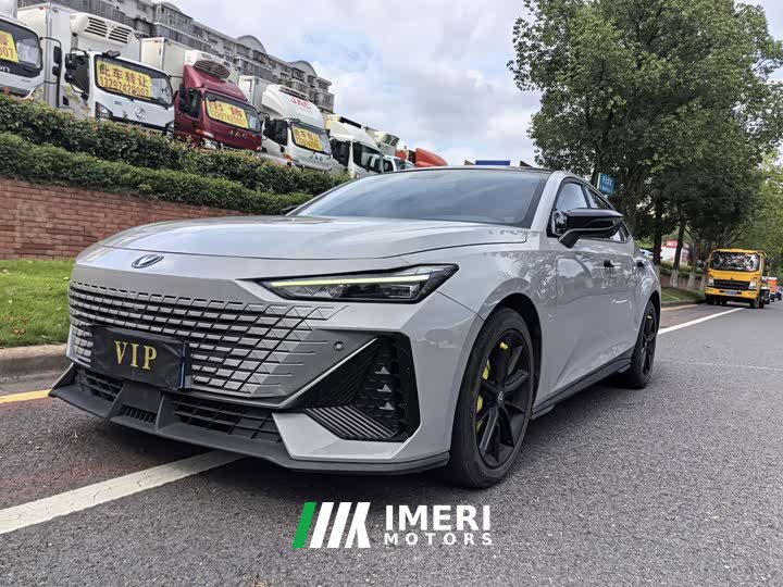 Changan UNI-V 1.5T Premium Version - автомобиль из Китая