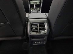 Volkswagen L 330TSI 2WDR-Line Edition - фото 14