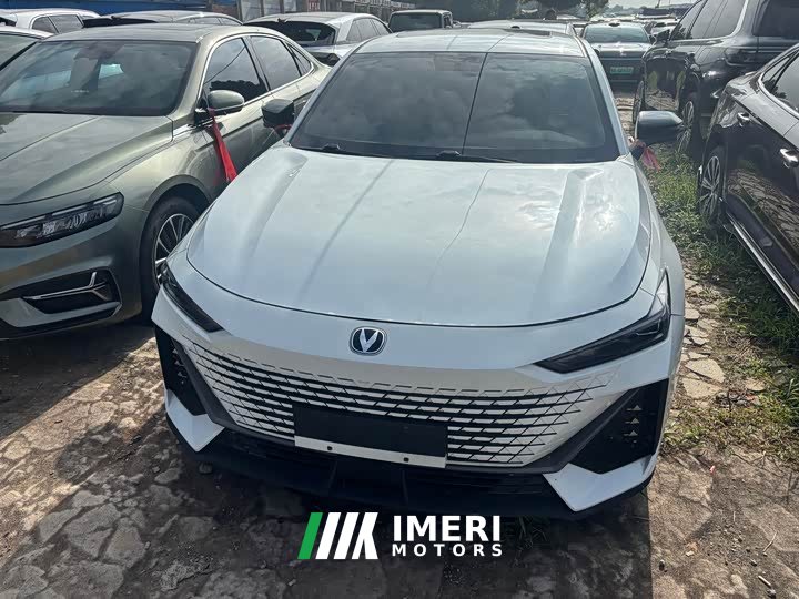 Changan UNI-V 1.5T Premium Version - автомобиль из Китая