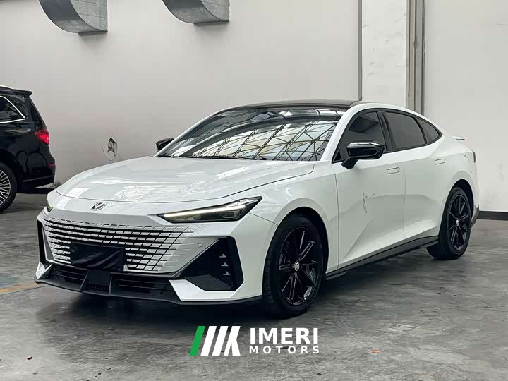 Changan UNI-V 1.5T Premium Version - автомобиль из Китая