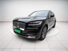 Lynk & Co Pilot 3.0T V6 four-wheel drive exclusive edition - фото 1