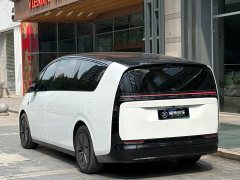 Li Auto MEGA Home Edition - фото 3