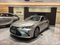 Lexus ES 200 Edition - фото 1