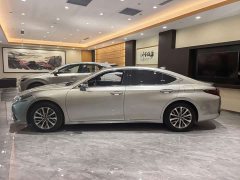 Lexus ES 200 Edition - фото 2