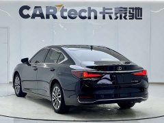 Lexus ES 200 Excellence Edition - фото 3