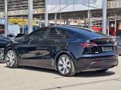Tesla Model Y long-range all-wheel drive version - фото 7