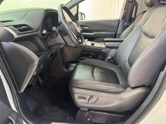 Toyota SIENNA 2021 2.5L Hybrid Limited - фото 18